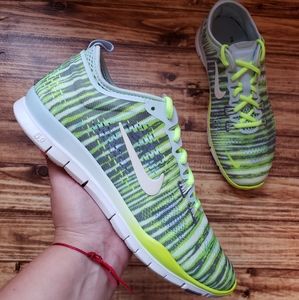 Brand new Nike free TR Fit 4 Women's sneakers neon e…